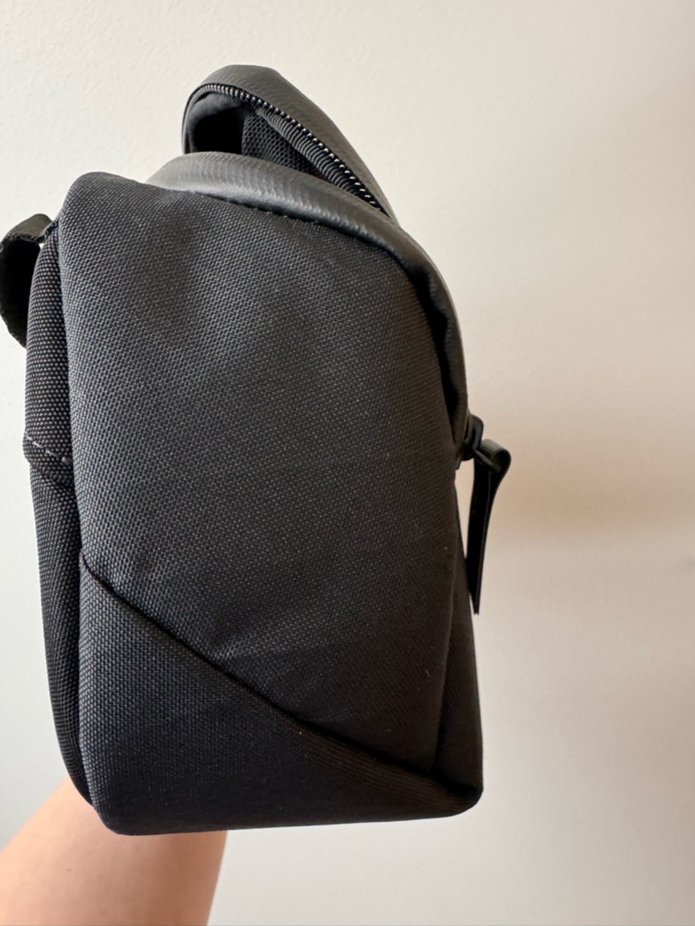 Alpaka Black Men’s Travel Sling Bag - Picture 6 of 8